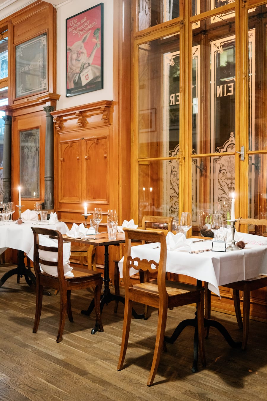 Die Alpenrose gehört zu den schönsten Lokalen in der Stadt Zürich und überzeugt mit einer gutbürgerlichen, währschaften Küche.