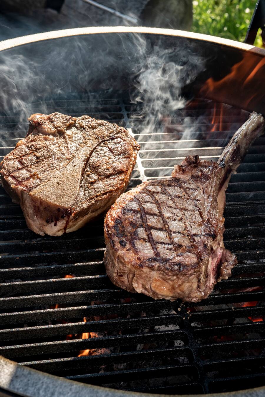 Alter Torkel, Jenins, Tomahawk-Steak auf dem Grill
