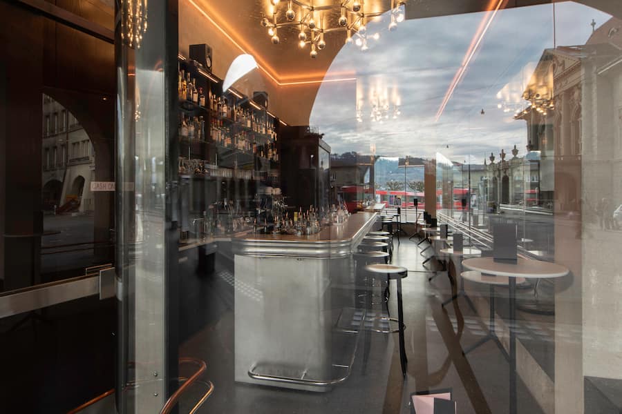 Asino Bar von aussen