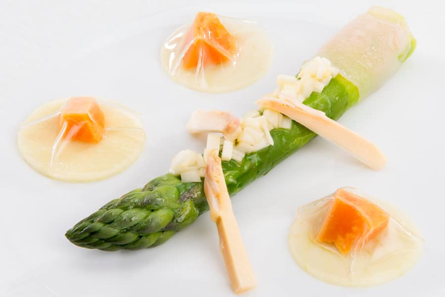 Asperges blanches et vertes crues et cuites, Damien Germanier, Restaurant Damien Germanier, Sion