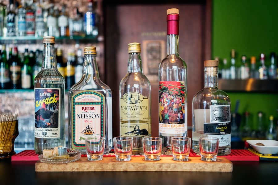 «Season Flight» mit fünf verschiedenen Spirituosen in der Bar 63 an der Rolandstrasse Zürich