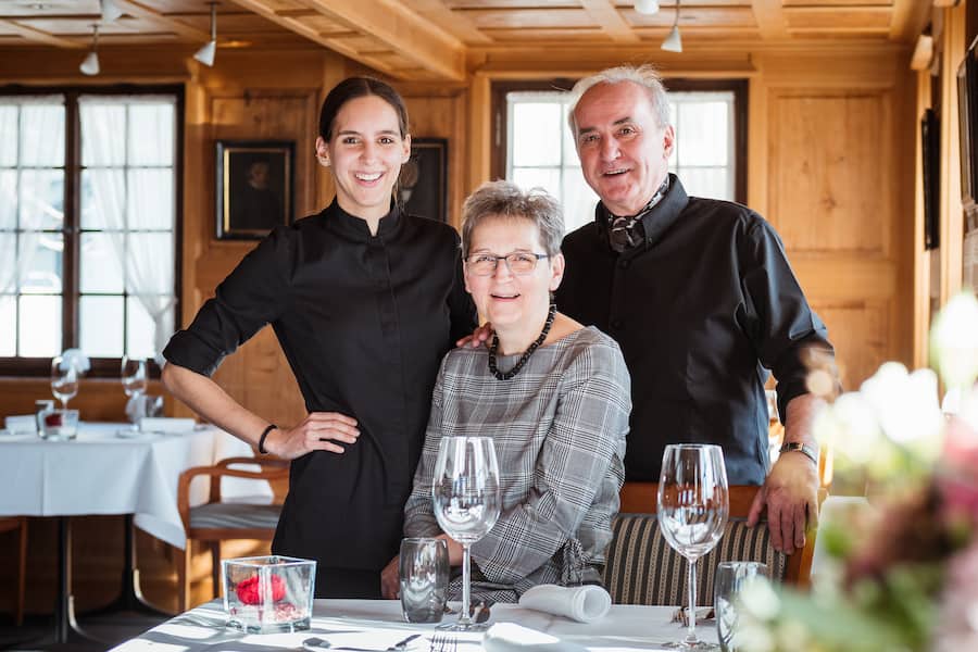 Noémie Bernard, Küchenchefin - Giorgio, Koch und Vater von Noémi - Anita Bernard, Gastgeberin - Restaurant Sternen - Dorfstrasse 1 in Walchwil - Montag, 18.2.2019 - Copyright Olivia Pulver
