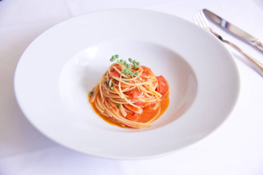Spaghettini mit Datterini-Tomaten im Ristiorante Bindella, Fribourg