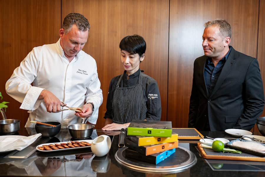 Buergenstock Nespresso Event, Chatsorn Pratoomma (m), Mike Wehrle (l), mit Dominique Niederhauser, Nespresso Ambassador