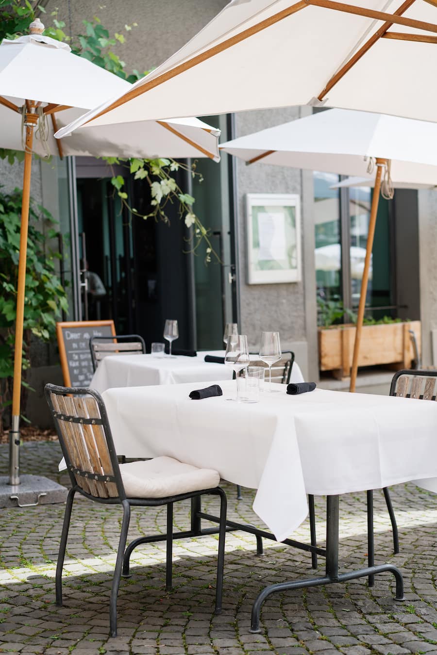 Terrassensitzplätze vor dem Restaurant auf dem Hauptplatz in Rapperswil-Jona SG Jakob
