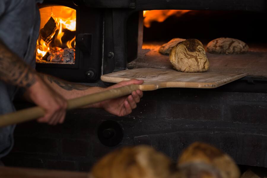 Holzofen in der Bäckerei der Casa Caminada