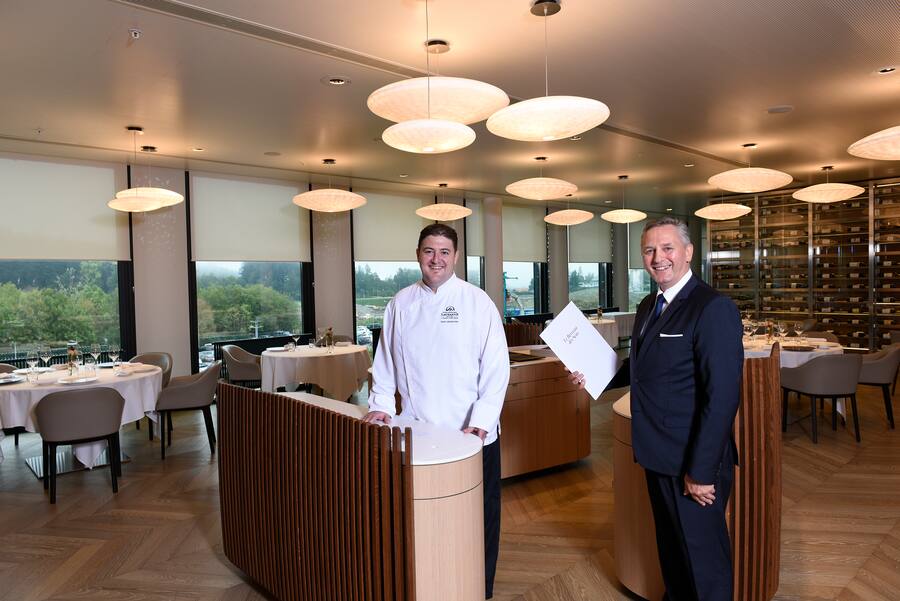 Cédric Bourassin, cuisinier, et André Wawrzyniak, responsable du restaurant.