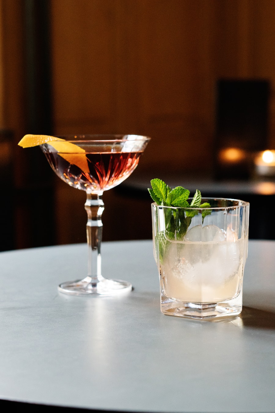 Pöstler und Manhattan Cocktails in der Central Bar neben dem Kanzlei-Areal beim Helvetiaplatz