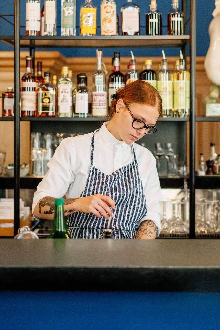 Stellvertretende Geschäftsführerin Jessica Kollar in der Central Bar neben dem Kanzlei-Areal beim Helvetiaplatz