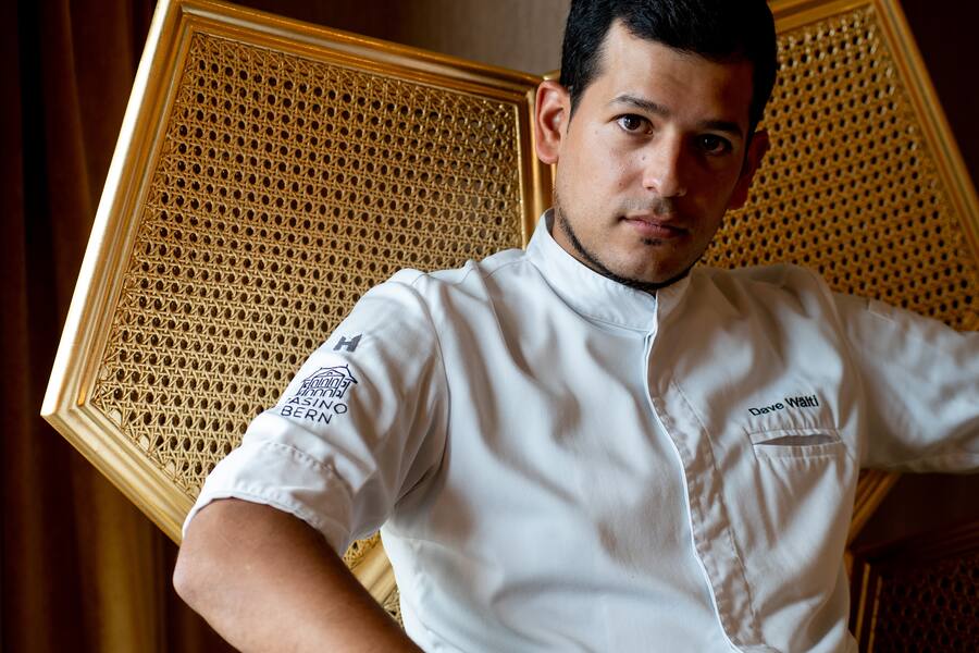 Dave Waelti schmeisst im Casino in Bern die Bistro Bar mit offener Kueche. - Bern, 16. Oktober 2020 - Copyright Olivia Pulver