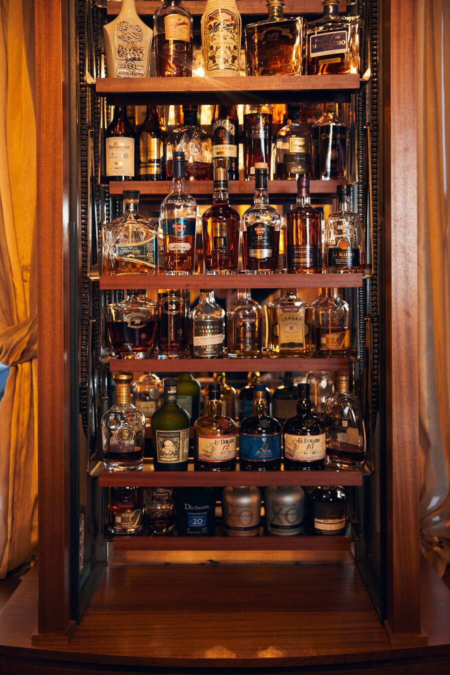 David Gandert Louis Bar Hotel Montana