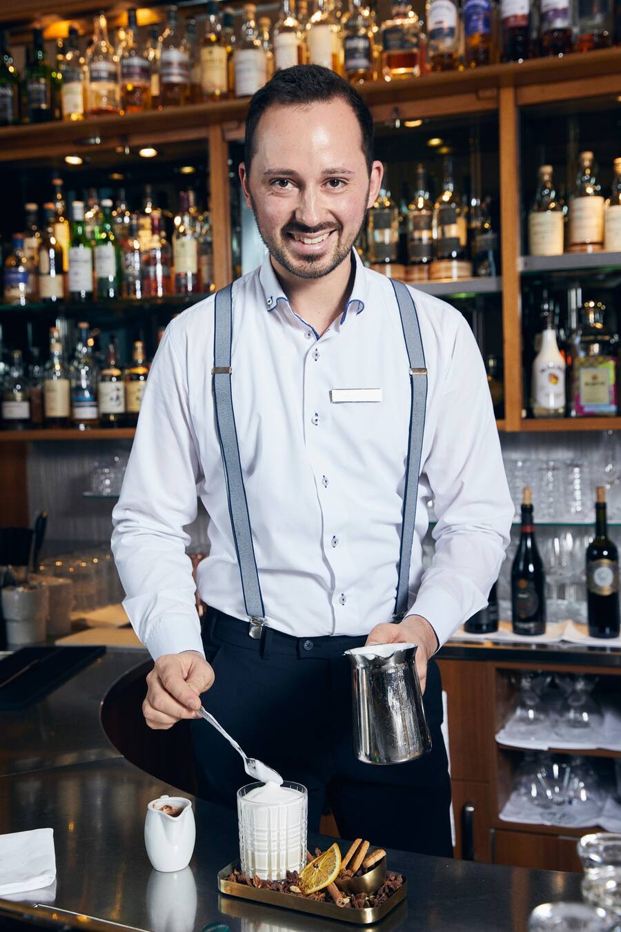 David Gandert Louis Bar Hotel Montana