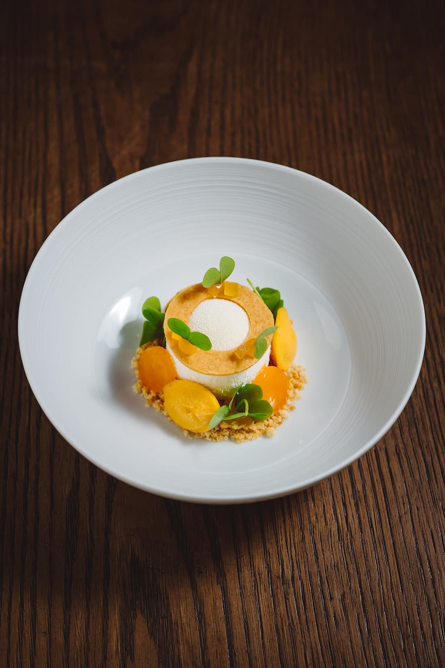 Marinierte Aprikosen, Kokosnuss, Ingwer, Pandan - Stefan Heilemann, Chefkoch, Widder Hotel Zürich - Dienstag, 9.6.2020 - Copyright Olivia Pulver