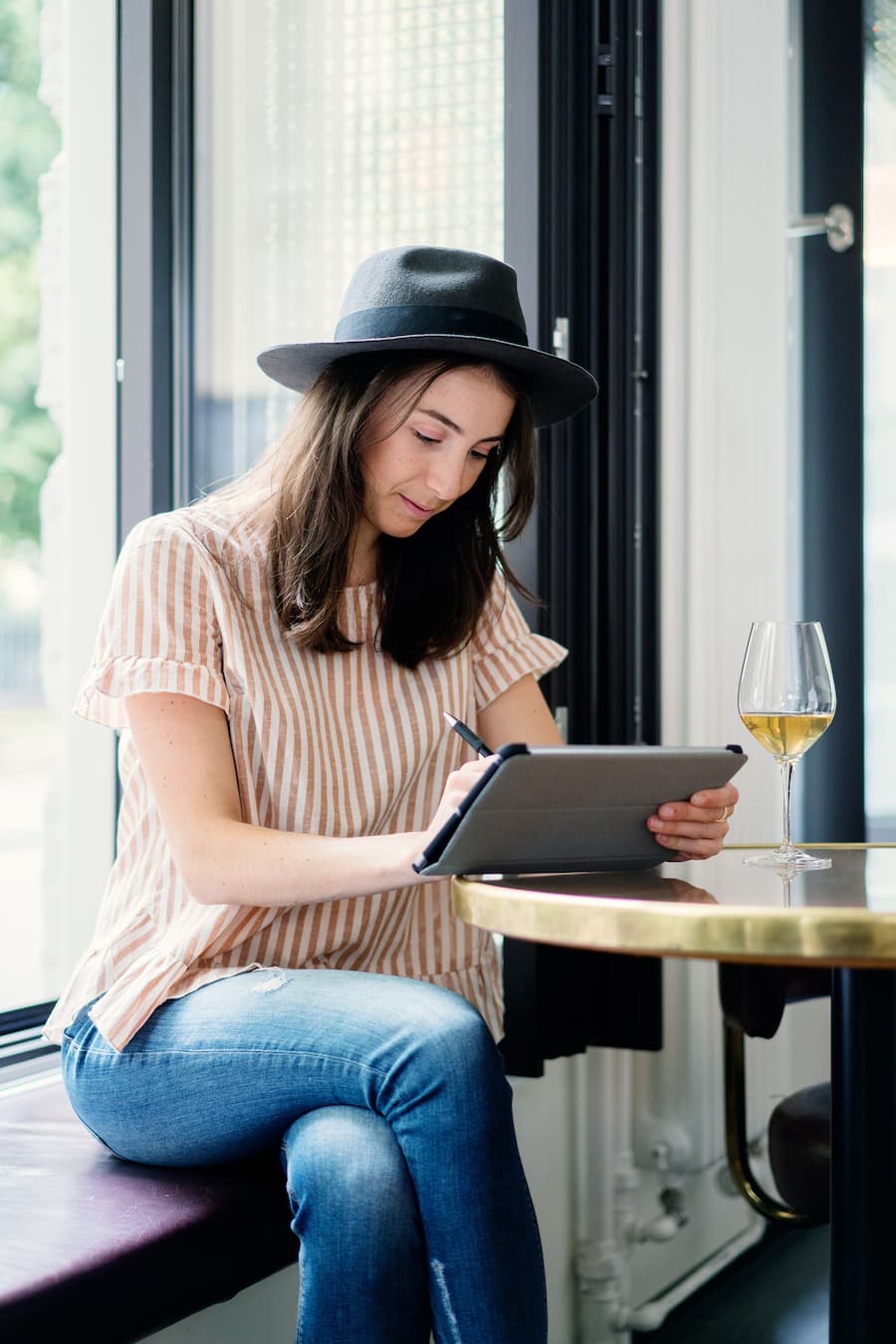 Madelyne Meyer alias Edvin_uncorked