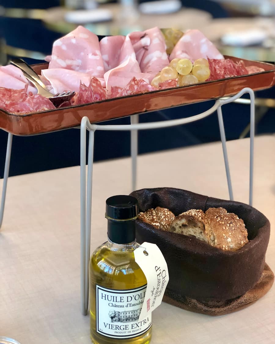 Duchessa-Genève-restaurant-Place-Neuve