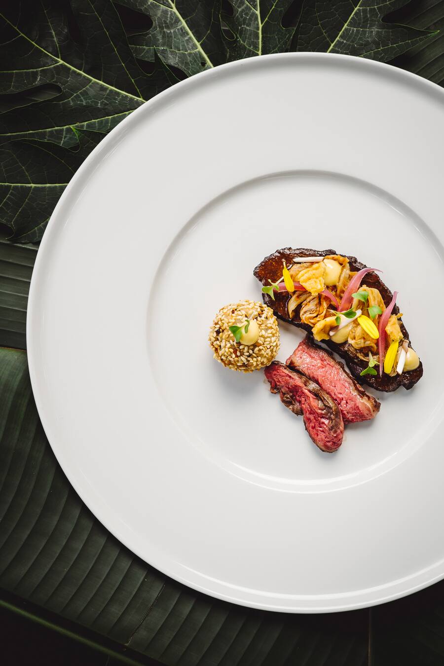 Duo vom Wagyu Rind: Kimchi I Suhi Reis I Sesam - Tropenhaus Frutigen - Chefkoch Sascha Behrendt - 12. März 2021 - Copyright Olivia Pulver