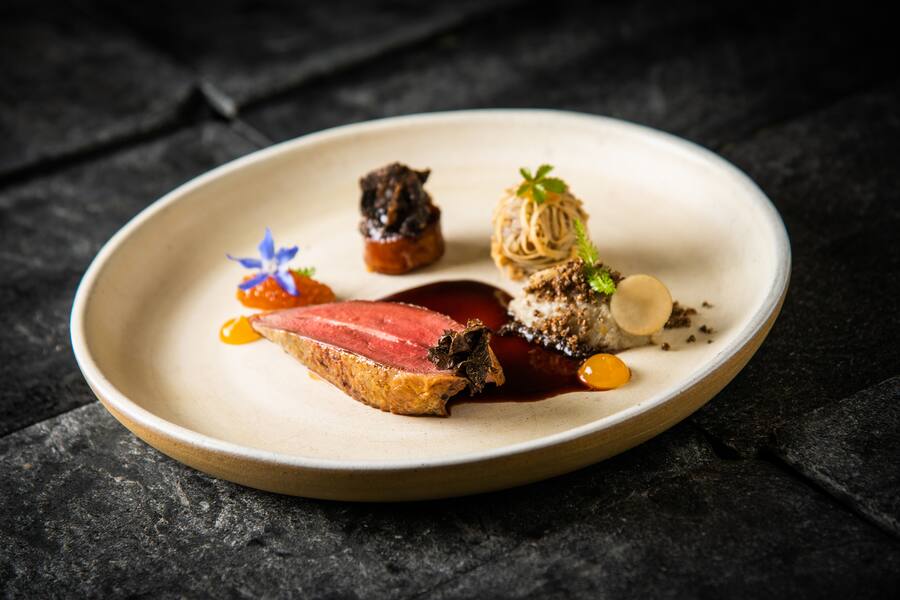 Eine Miéral-Taube mit Kaffee in der Sauce! Eine Kreation für Sergio Bassi. Und für Titelsponsor Nespresso.