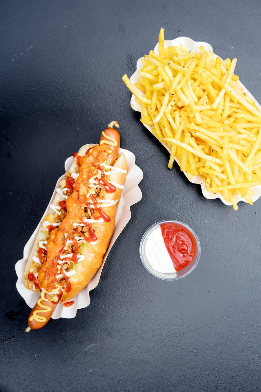 El Compañero Essensstand mit Hot Dogs, Pommes allumette und Empanadas