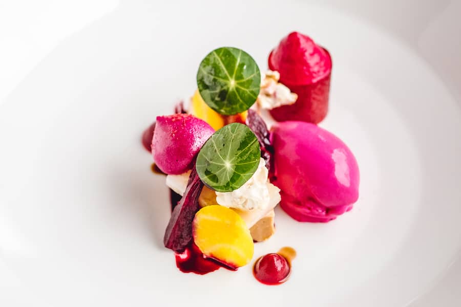 Entenleber, Egli, Randen, Hüttenkäse - Koch des Monats: Stefan Prieler, Chefkoch Gourmet-Restaurant des Deltapark Vitalresort, Gewatt bei Thun - Montag, 15. Juni 2020 - Copyright Olivia Pulver