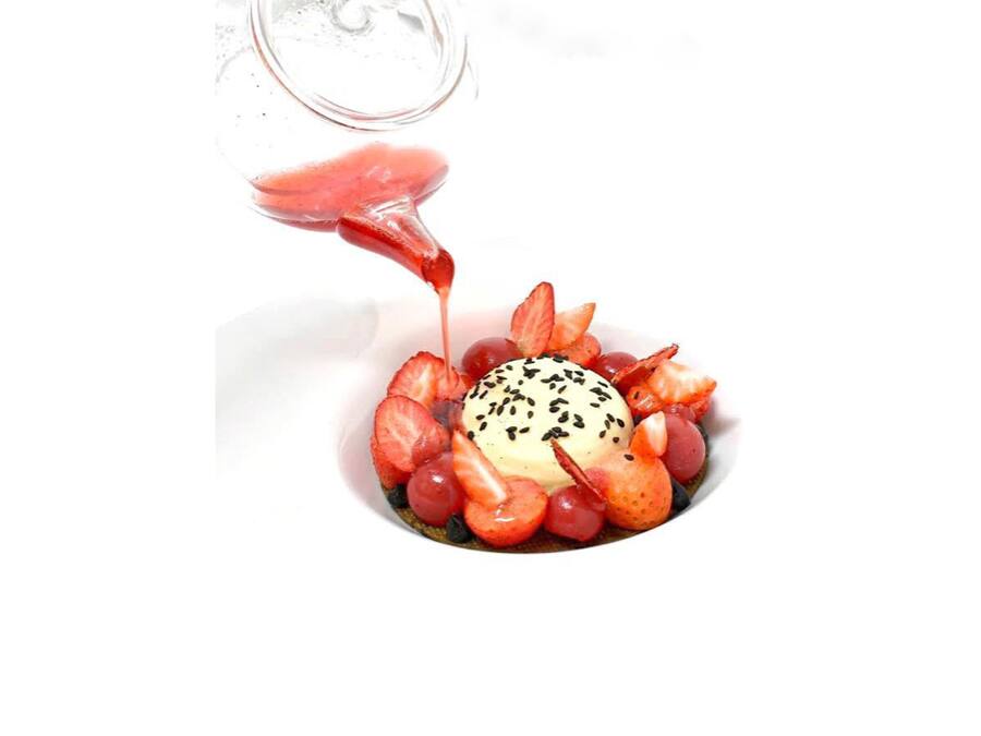 Fraises dessert Beau-Rivage Palace Lausanne Titouan Claudet Thibaut Honajzer