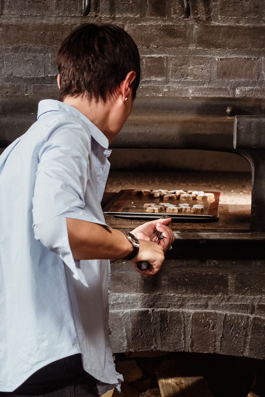 Francine Jordi bäckt mit Andreas Caminada Zimtsterne in seiner Backstube des Casa Caminda in Fürstenau - Mittwoch, 21.11.2018 - Copyright Olivia Pulver