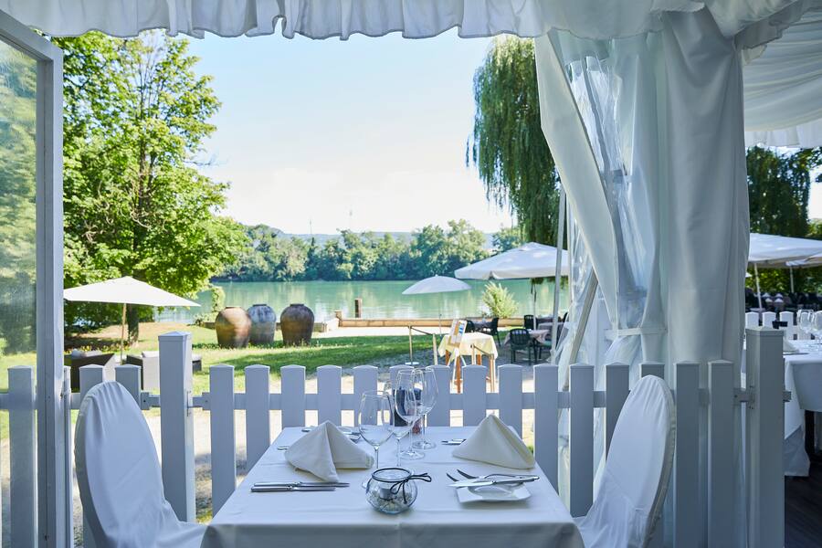 Pavillon im Park am Ufer des Rheins, Gasthof Solbad, Rheinfelderstrasse 2, 4133 Schweizerhalle, Gastgeber Rolf Rentsch, Küchenchef Stefan Minsel, 09.07.2020, Foto Lucia Hunziker