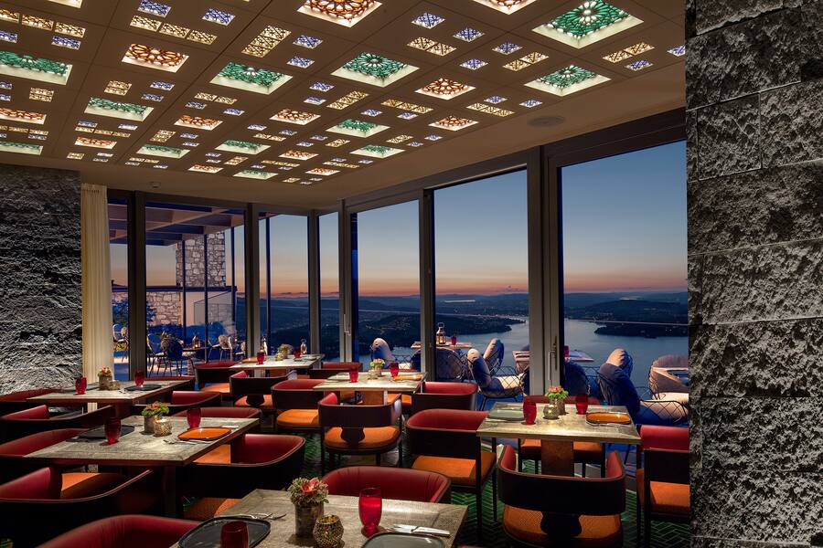 Bürgenstock Resort Sharq