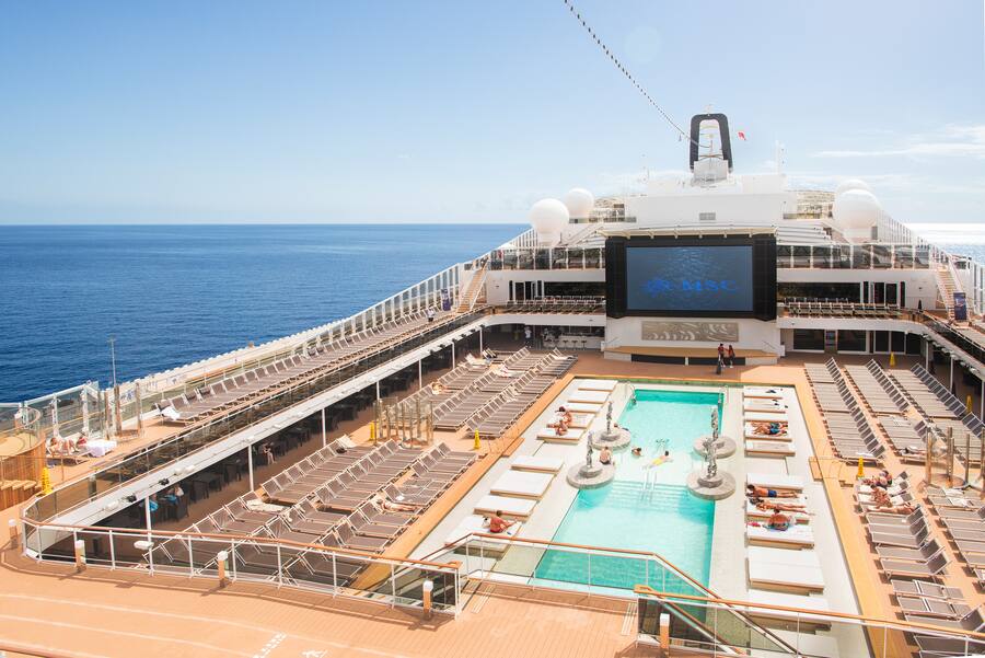 MSC Meraviglia Pool