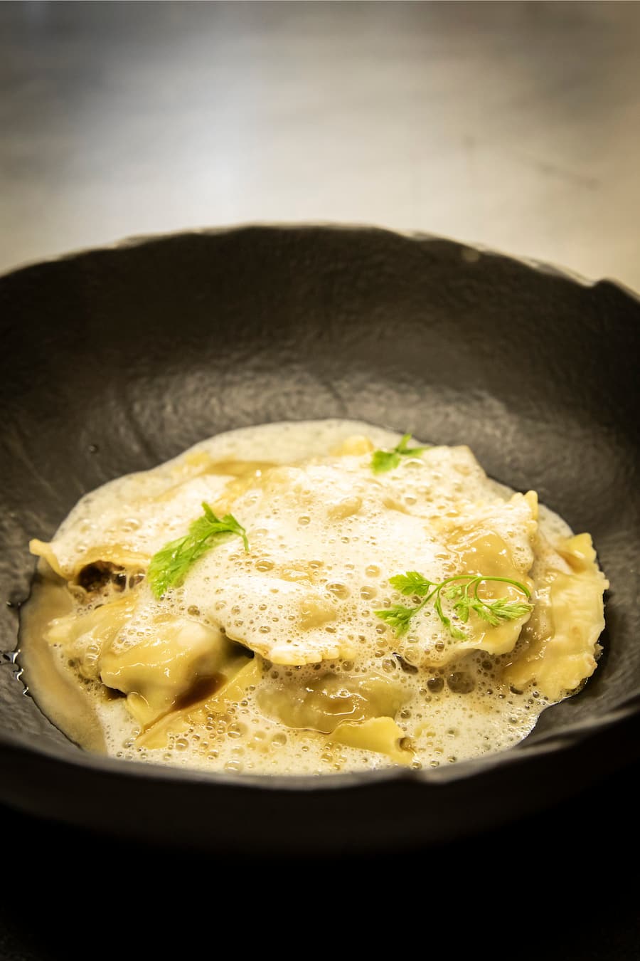 GM Zum Zähringer, Rinderhaxe Ravioli, Weissweinschaum