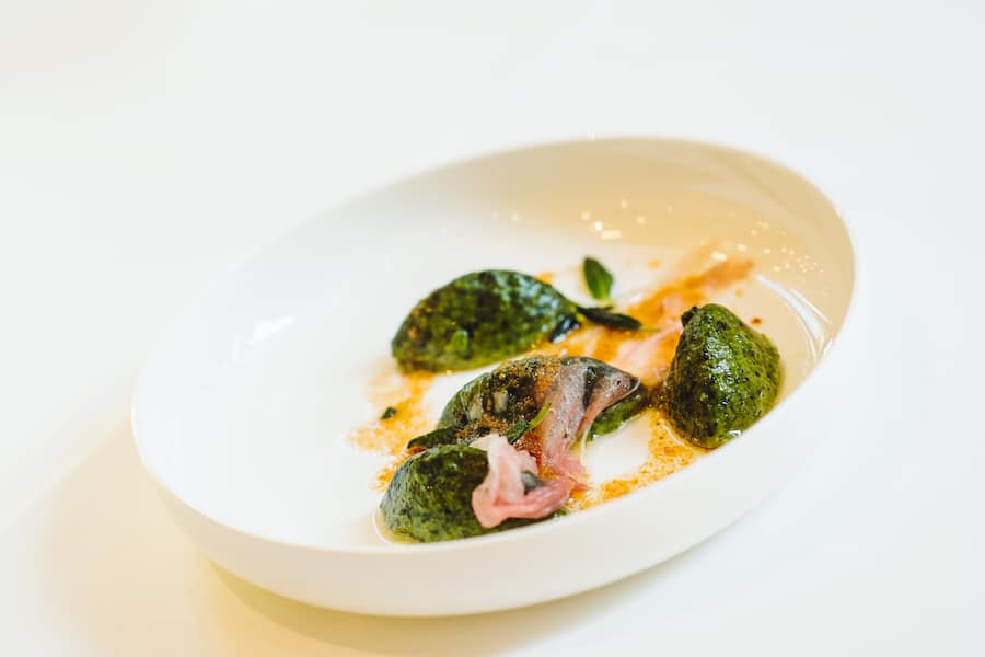 Gnudi - Ricottaklösschen mit Salbei und Rohschinken