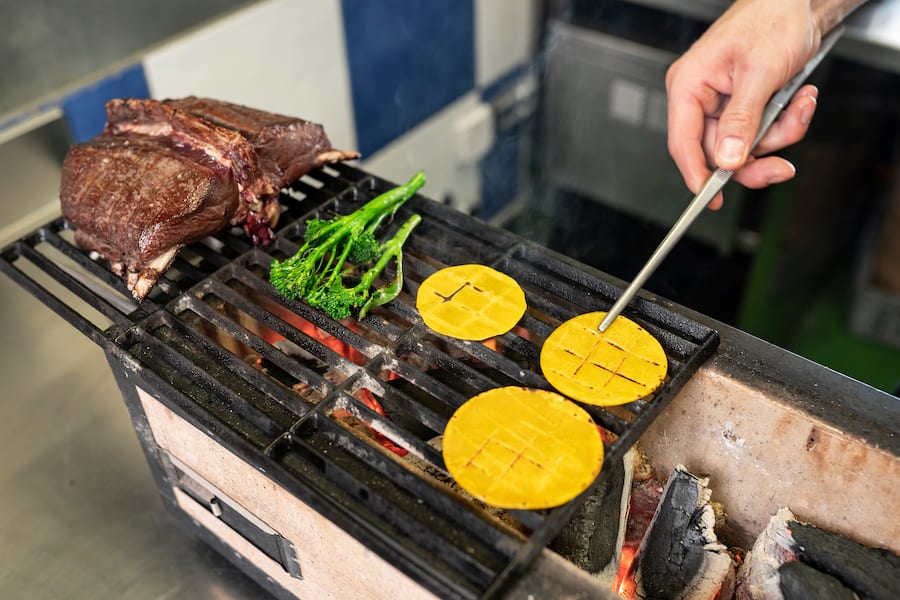 Restaurant Josef; Hirschrücken, wilder Broccoli, Kürbis