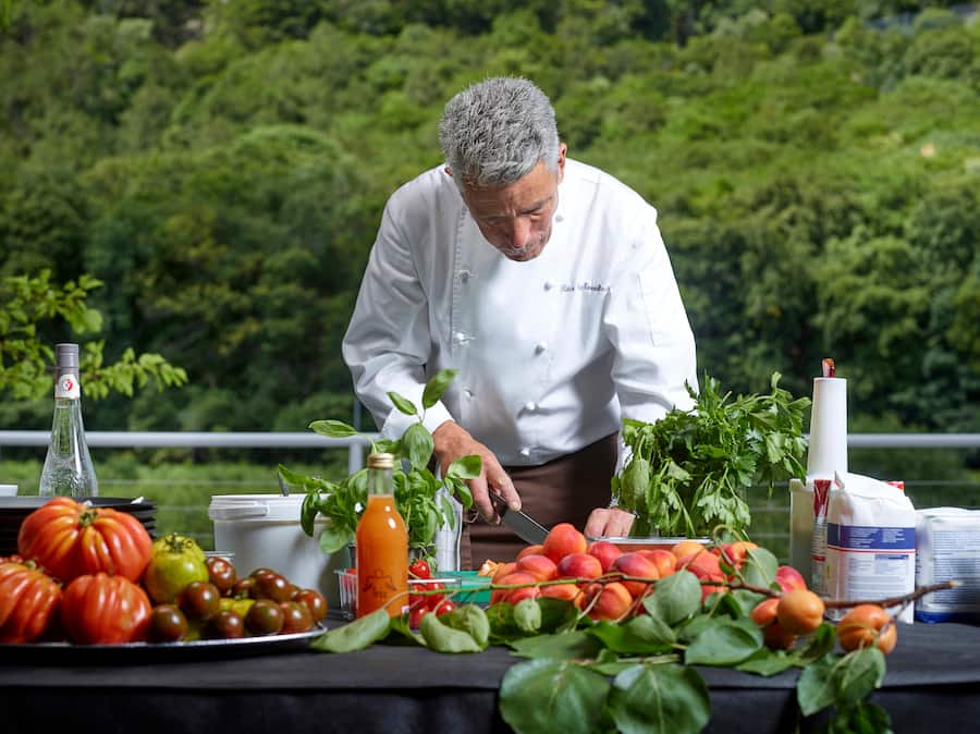 Martigny, le 29 juin 2020 , Peter Gchwentner, le chef du Castel du Blitzingen nous prépare une déclinaison autour de lâabricot .© sedrik nemeth