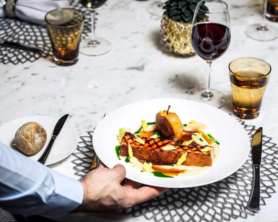 Hôtel-de-la-paix-Ritz-Carlton-Living-room-bar-&-kitchen-Lénaïc-Jourdren