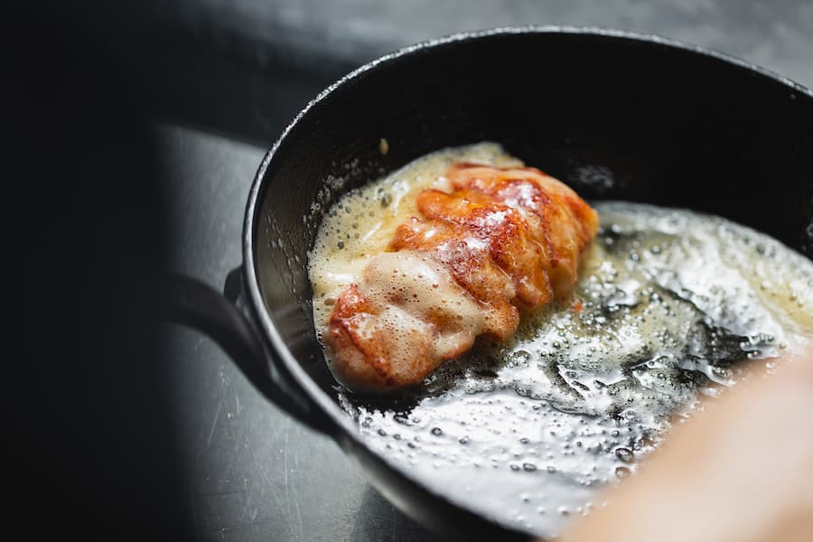 Stefan Luense, Lenk, Lenkerhof, Restaurant Spettacolo, Nespresso Lounge, Atlantik-Hummer, Hummer-Hamburger, Selleriecreme, Bisque mit Kaffeeöl, geschmorter Sellerie, Stangensellerie