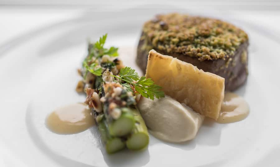 Rindsfilet mit Bärlauch, Oona-Kaviar