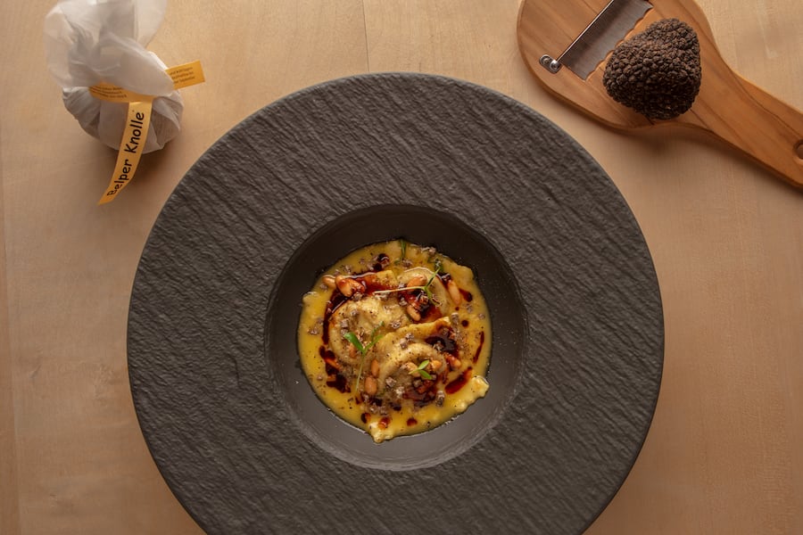 «Es hed solangs hed»Kalbshaxen Ravioli «Bieri Klassiker seit 2010» Salbei | Butter | Trüffel-Jus Martin Bieri