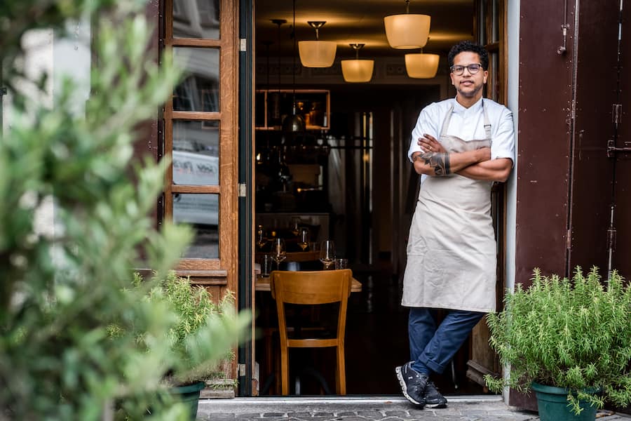 Karim Schumann (Chefkoch) kocht im Münsterhof, Zürich und besucht mit GaultMillau den Wochenmarkt auf dem Bürkliplatz, Zürich - Freitag, 23. August 2019 - Copyright Olivia Pulver