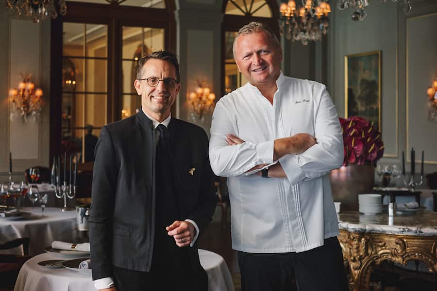 Sommelier Christoph Kokemoor und Peter Knogl, Grand Hotel Les Trois Rois, Cheval Blanc by Peter Knogl,Foto: Digitale Massarbeit, Tanja und Simon Kurt,