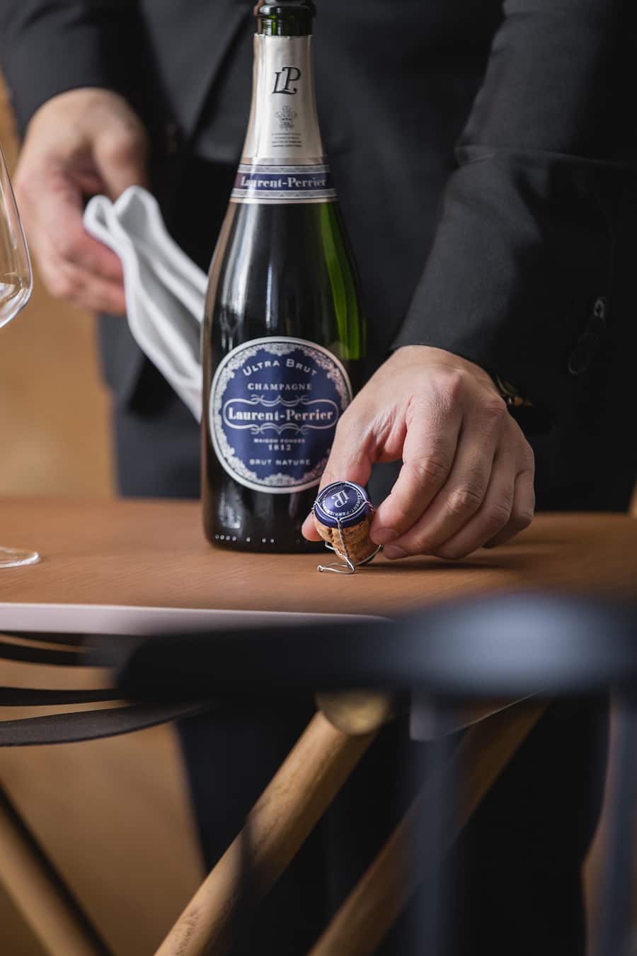 Francesco Benvenuto; Restaurantleiter & Sommelier; IGNIV by Andreas Caminada; Grand Resort; Bad Ragaz; Silvio Germann; Küchenchef; Champagner; Laurent-Perrier; Ultra Brut; Foto: Digitale Massarbeit