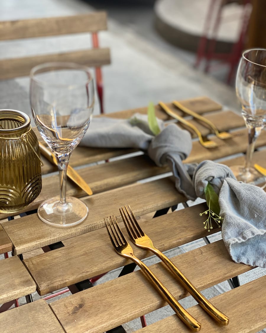 LES-FRANGINS-RESTO-BAR-LES-EAUX-VIVES-GENEVE-RESTAURANTS