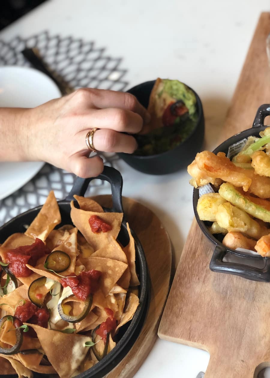 Living-room-bar-Kitchen-Ritz-Carlton-Hôtel-de-la-Paix-Lénaïc-Jourdren