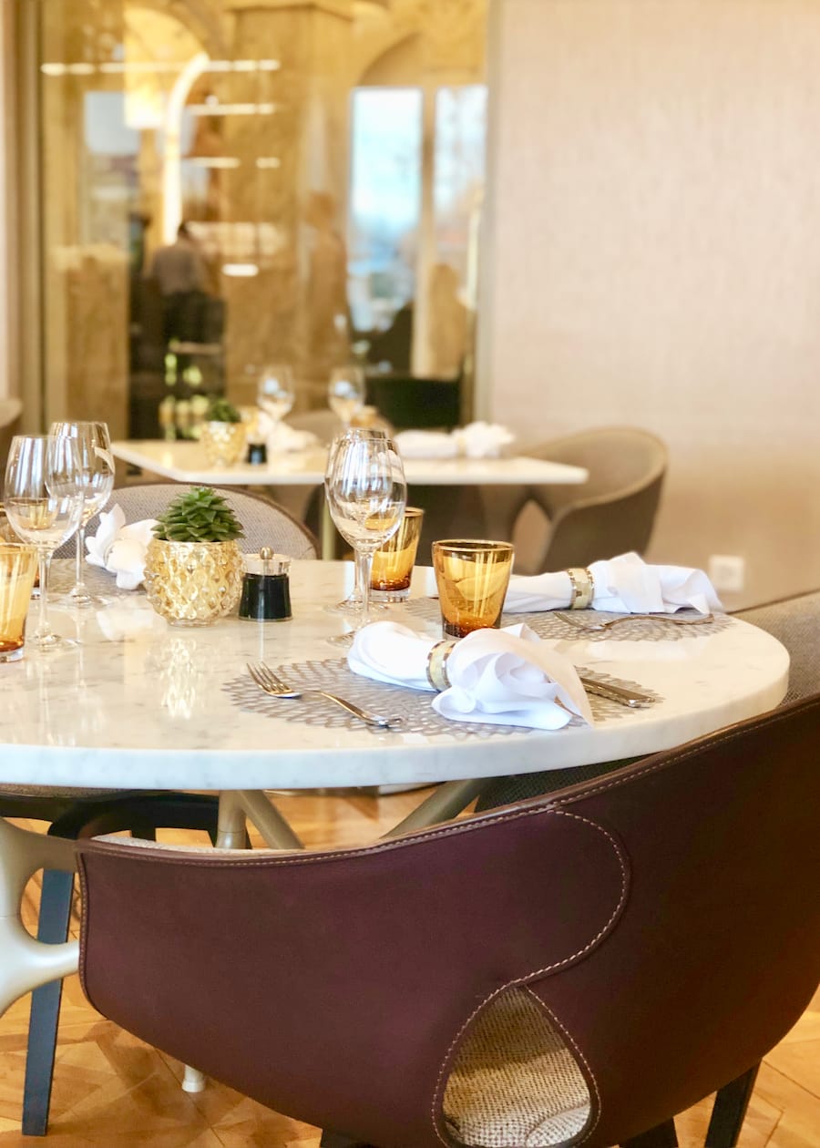 Living-room-bar-Kitchen-Ritz-Carlton-Hôtel-de-la-Paix-Lénaïc-Jourdren