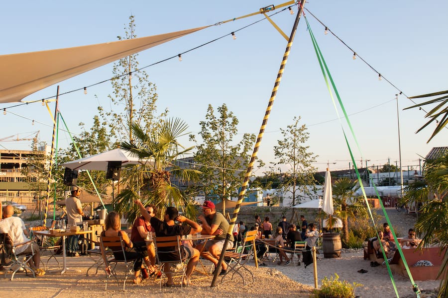 Urlaub am Strand ohne Meer im Lysbachelareal, 18.08.2021, Lido Basel, Sydney Karolewski