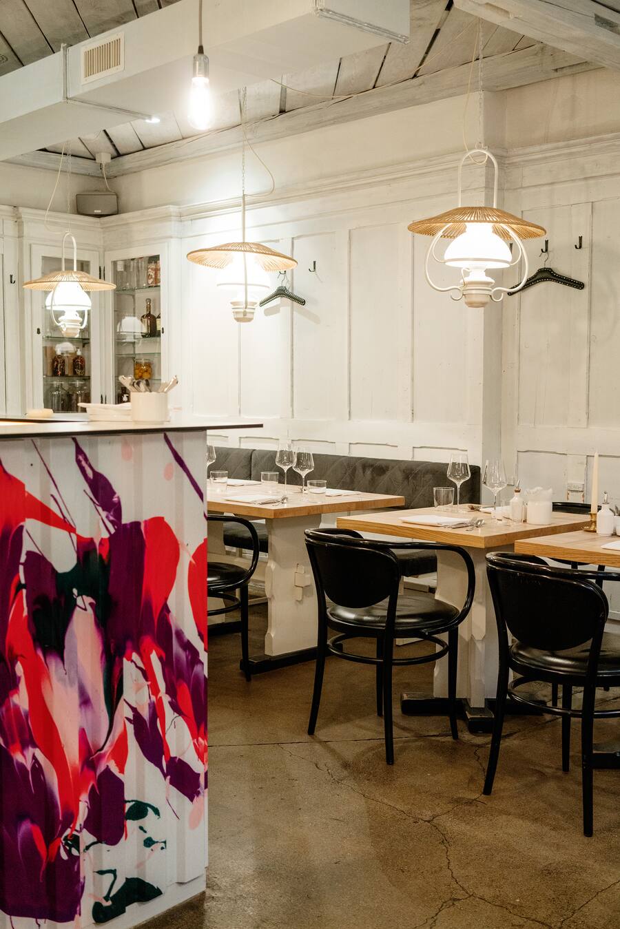 Einrichtung und Bar im Maison Manesse in Zürich