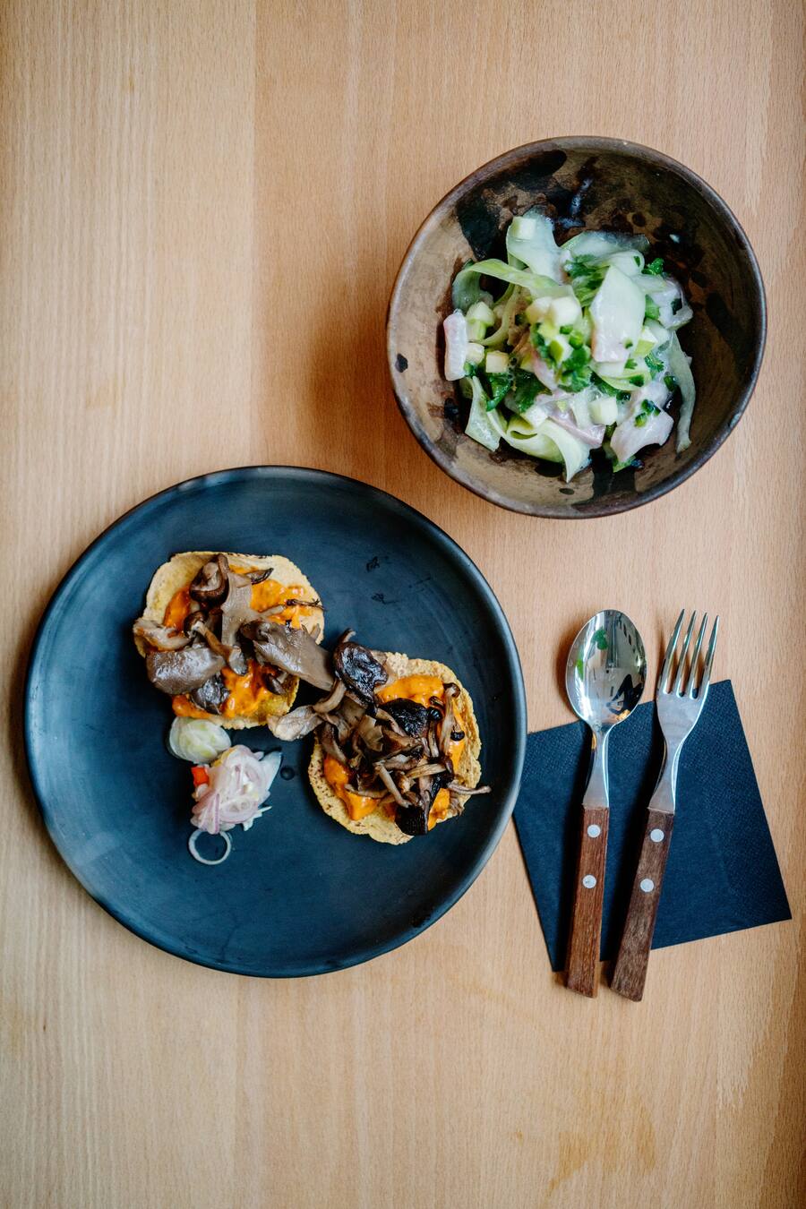 Tostada und Ceviche im Malacopa