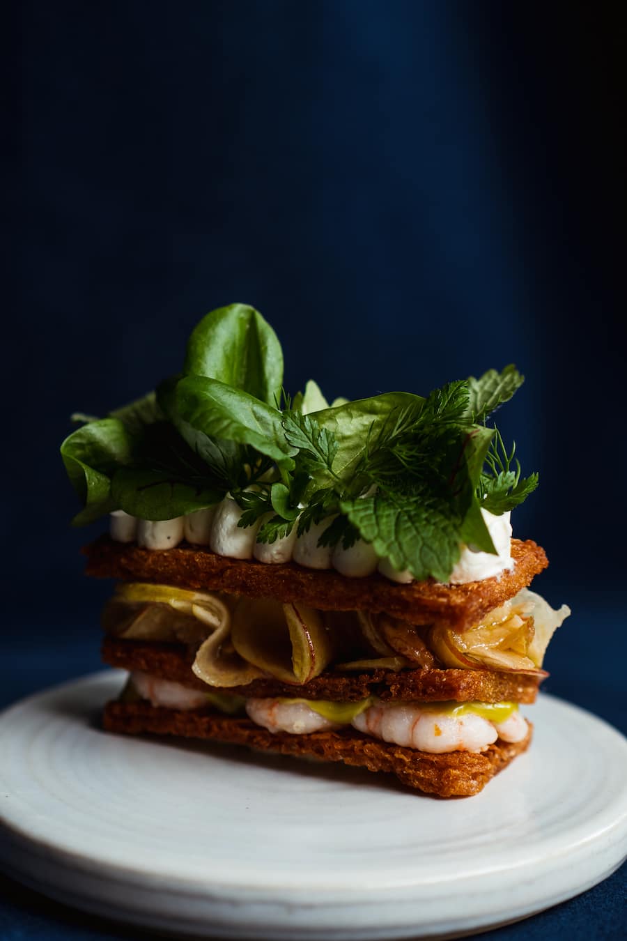 Kartoffelpuffer mit Crevetten, Apfel und Frischkäse - Restaurant Rosi, Chefkoch Markus Stöckle, Zürich - Dezember 2019 - Copyright Olivia Pulver