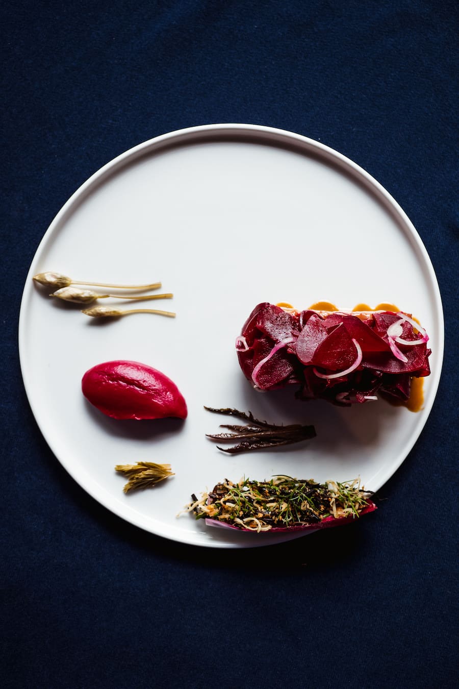 Fasan mit Brot, Rande, Pickles und Chicorée - Restaurant Rosi, Chefkoch Markus Stöckle, Zürich - Dezember 2019 - Copyright Olivia Pulver