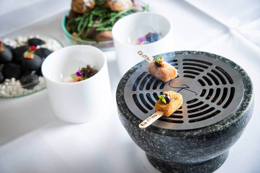 Matthias Schmidberger, Hendrik Otto kochen im Kempiski 2020: Gepresster Kalbskopf