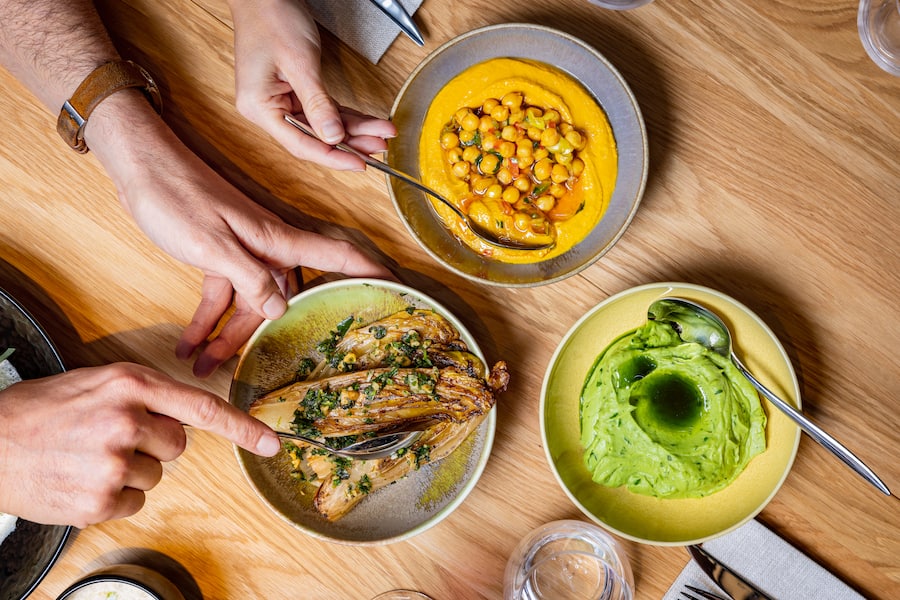 BISTROT-COMEDIE-GENEVE-GAULTMILLAU-CHANNEL-GENEVE-BENJEMIN-LUZUY