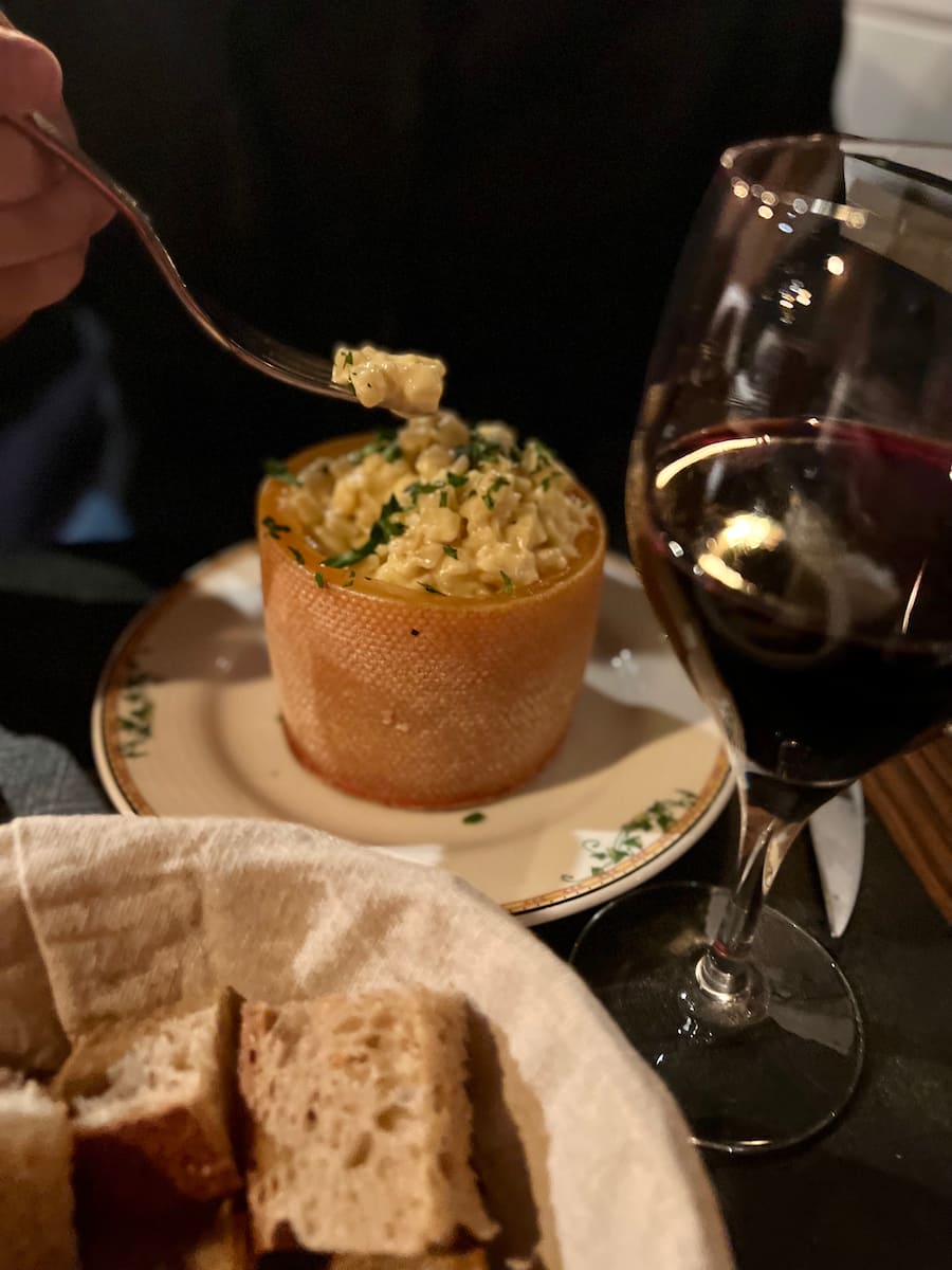 LA-PINTE-DU-FLORIS-GAULTMILLAU-GENEVE-ANIERES-FONDUE